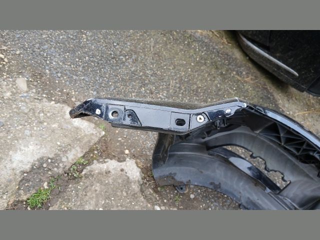 bontott MERCEDES-BENZ C-CLASS Első Lökhárító (Üresen)