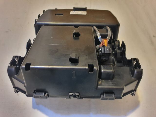 bontott MERCEDES-BENZ C-CLASS Első Tároló Rekesz