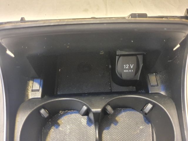 bontott MERCEDES-BENZ C-CLASS Első Tároló Rekesz