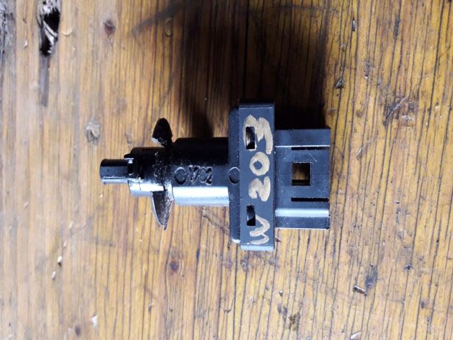 bontott MERCEDES-BENZ C-CLASS Fék Pedál Kapcsoló