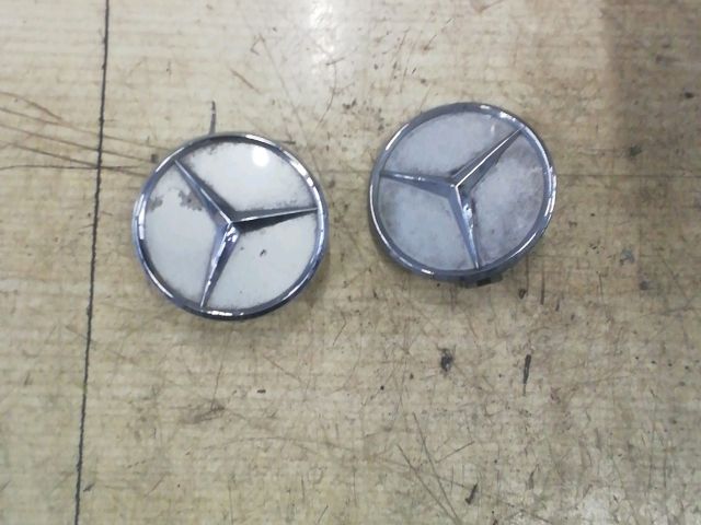 bontott MERCEDES-BENZ C-CLASS Felniközép Pár