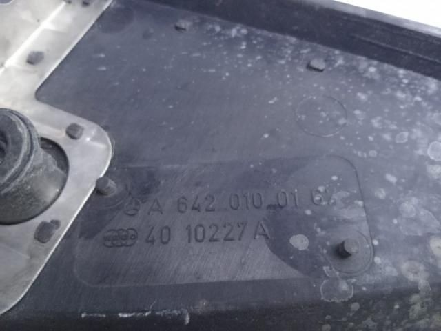 bontott MERCEDES-BENZ C-CLASS Felső Hűtőburkolat