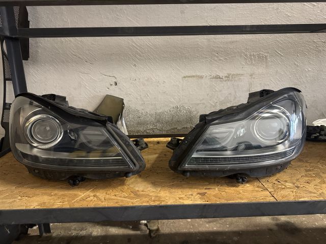 bontott MERCEDES-BENZ C-CLASS Fényszóró Pár
