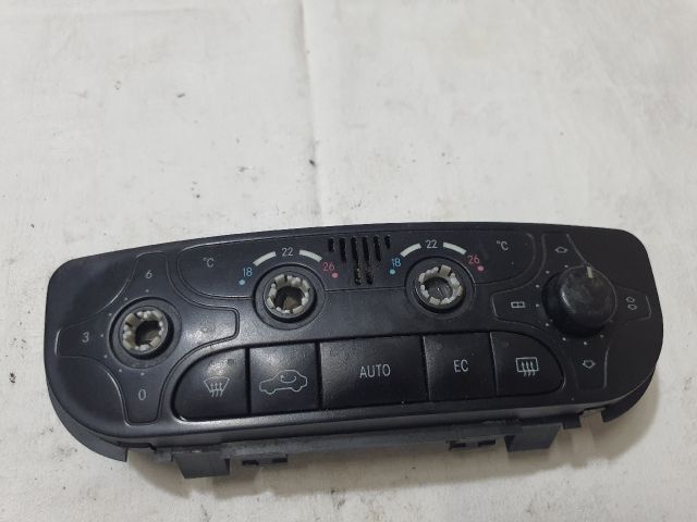 bontott MERCEDES-BENZ C-CLASS Fűtéskapcsoló (digit klímás)