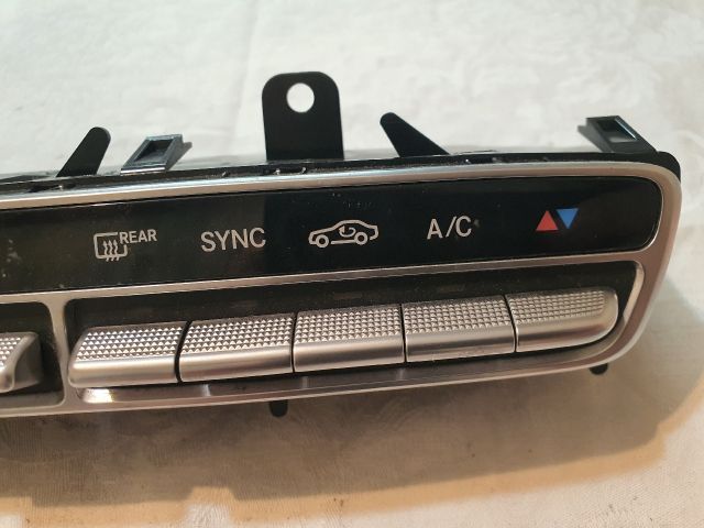 bontott MERCEDES-BENZ C-CLASS Fűtéskapcsoló (digit klímás)