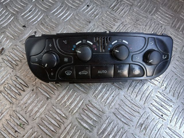 bontott MERCEDES-BENZ C-CLASS Fűtéskapcsoló (digit klímás)