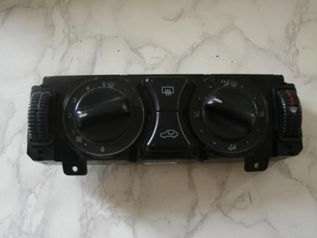 bontott MERCEDES-BENZ C-CLASS Fűtéskapcsoló (Nem klímás)