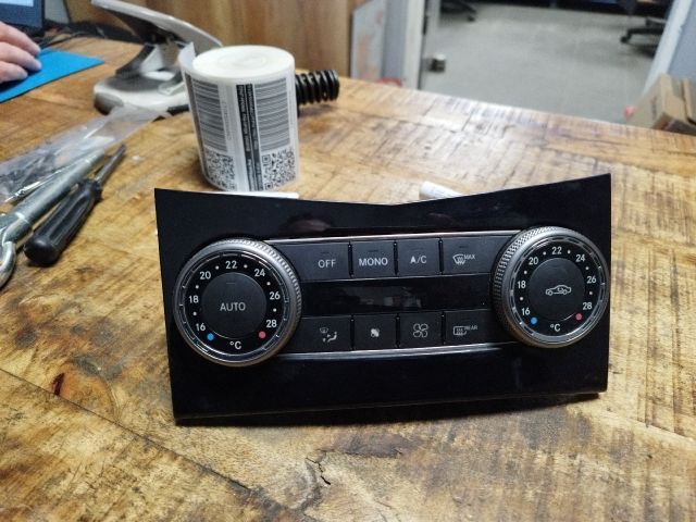 bontott MERCEDES-BENZ C-CLASS Fűtéskapcsoló