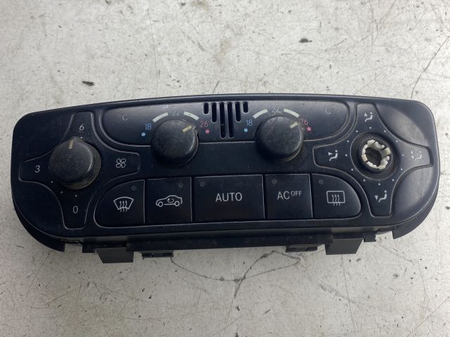 bontott MERCEDES-BENZ C-CLASS Fűtéskapcsoló