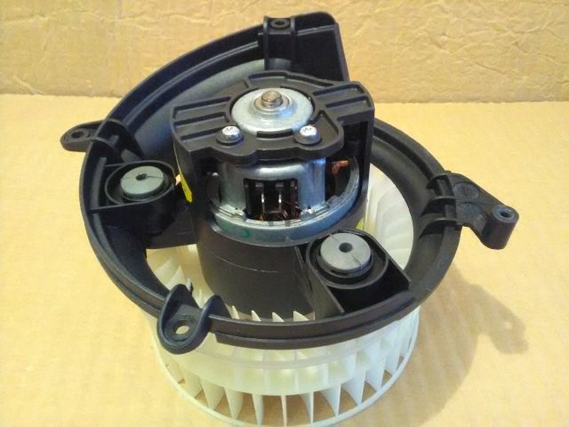 bontott MERCEDES-BENZ C-CLASS Fűtőmotor (Klímás)