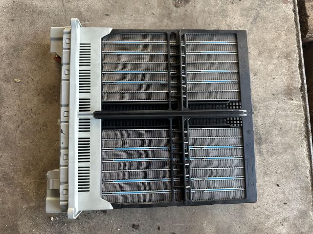 bontott MERCEDES-BENZ C-CLASS Fűtőradiátor (Elektromos)