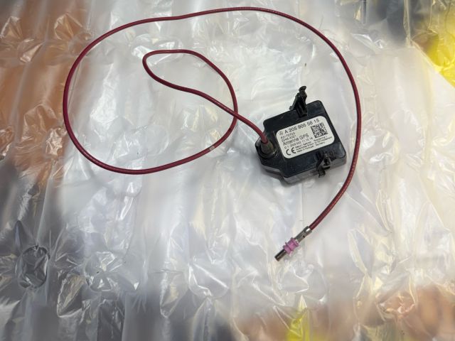 bontott MERCEDES-BENZ C-CLASS GPS Antenna