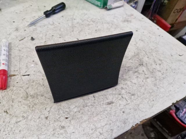 bontott MERCEDES-BENZ C-CLASS Hátsó Hamutartó