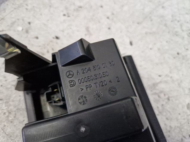 bontott MERCEDES-BENZ C-CLASS Hátsó Hamutartó