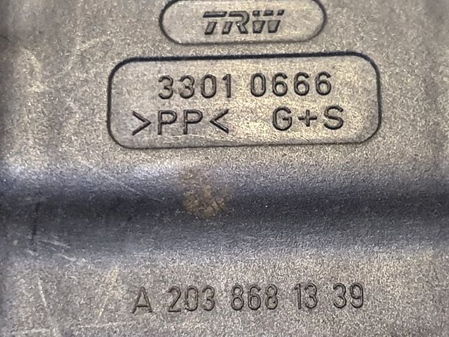 bontott MERCEDES-BENZ C-CLASS Hátsó középső Biztonsági Öv Csat