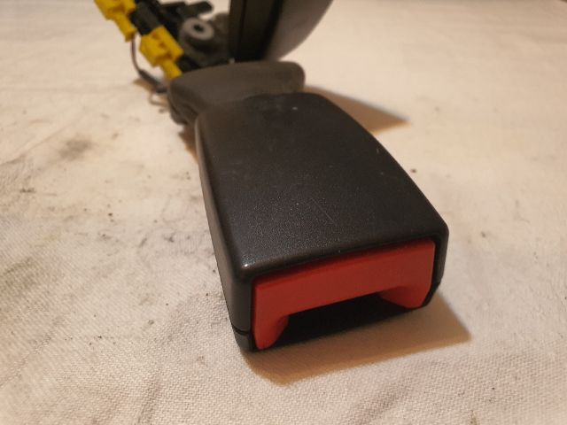 bontott MERCEDES-BENZ C-CLASS Hátsó középső Biztonsági Öv Csat