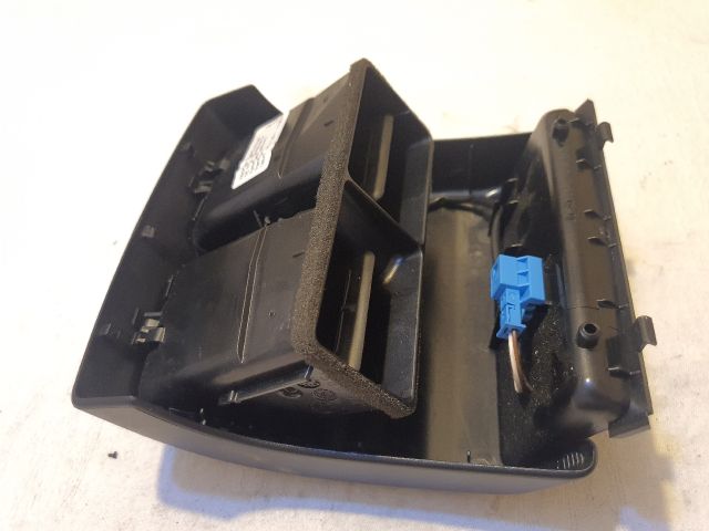 bontott MERCEDES-BENZ C-CLASS Hátsó középső Szellőző