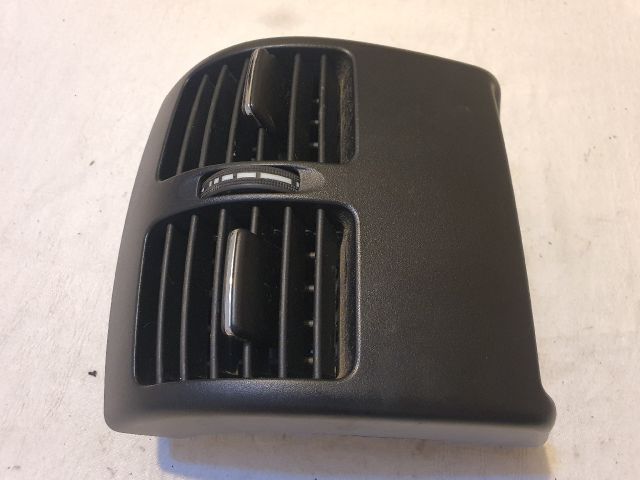 bontott MERCEDES-BENZ C-CLASS Hátsó középső Szellőző