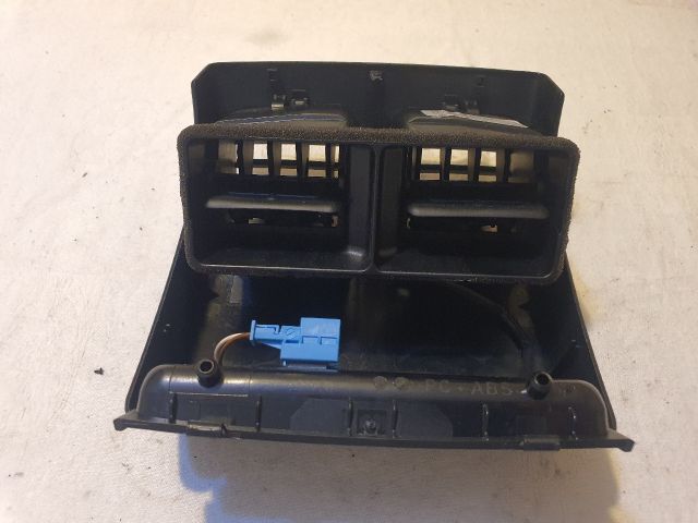 bontott MERCEDES-BENZ C-CLASS Hátsó középső Szellőző