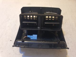 bontott MERCEDES-BENZ C-CLASS Hátsó középső Szellőző