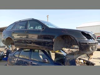 bontott MERCEDES-BENZ C-CLASS Hátsó Lökhárító (Részeivel)