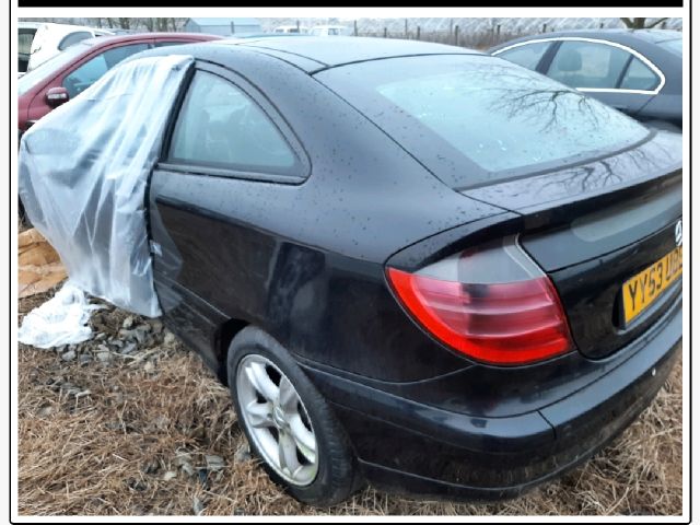 bontott MERCEDES-BENZ C-CLASS Hátsó Lökhárító (Üresen)