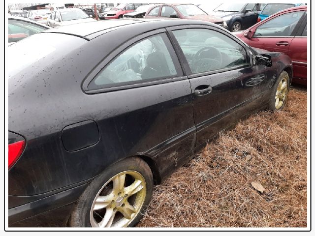 bontott MERCEDES-BENZ C-CLASS Hátsó Lökhárító (Üresen)