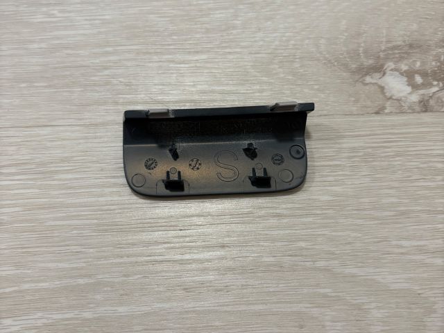 bontott MERCEDES-BENZ C-CLASS Hátsó Vonószem Burkolat