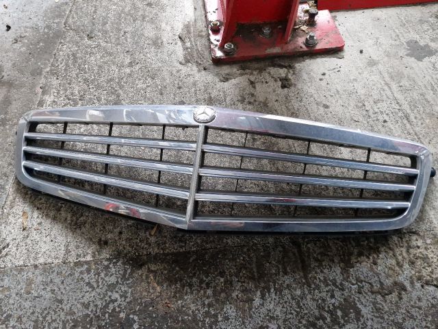 bontott MERCEDES-BENZ C-CLASS Hűtőrács