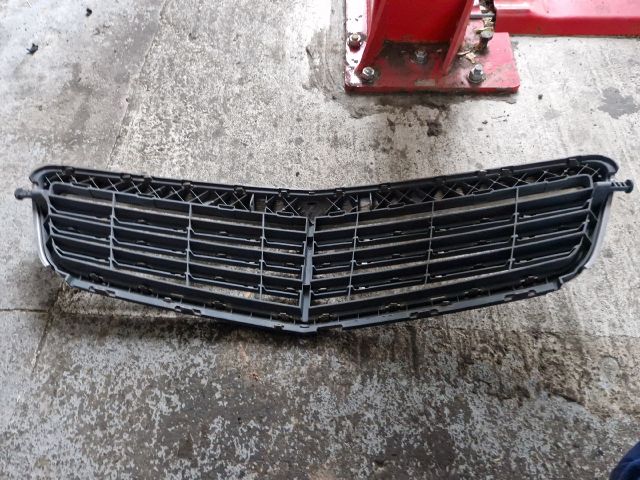 bontott MERCEDES-BENZ C-CLASS Hűtőrács