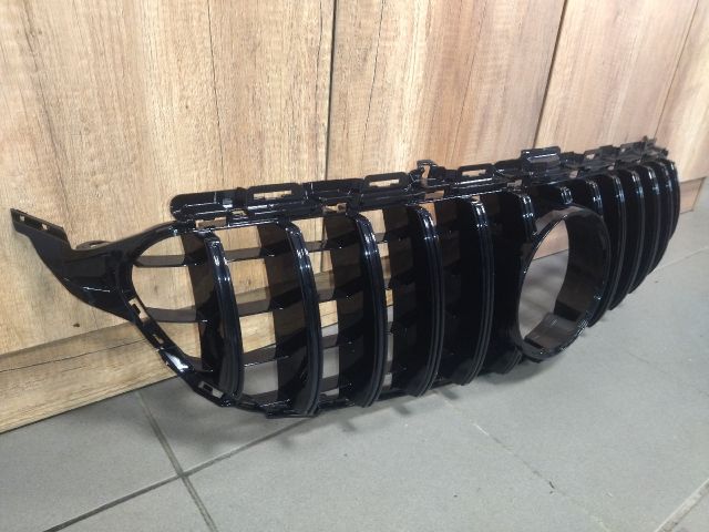 bontott MERCEDES-BENZ C-CLASS Hűtőrács