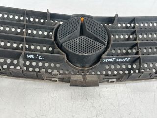 bontott MERCEDES-BENZ C-CLASS Hűtőrács