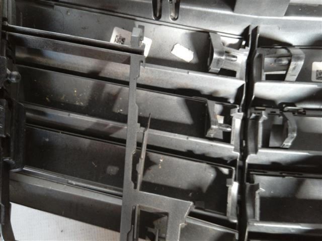 bontott MERCEDES-BENZ C-CLASS Hűtőrács