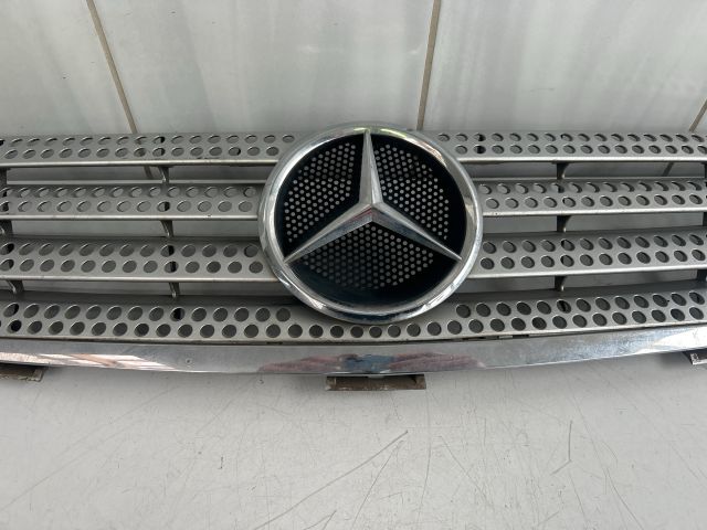 bontott MERCEDES-BENZ C-CLASS Hűtőrács
