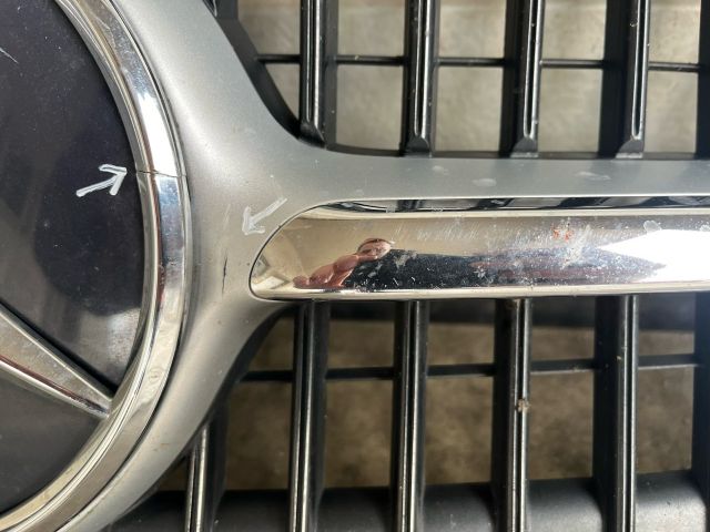 bontott MERCEDES-BENZ C-CLASS Hűtőrács