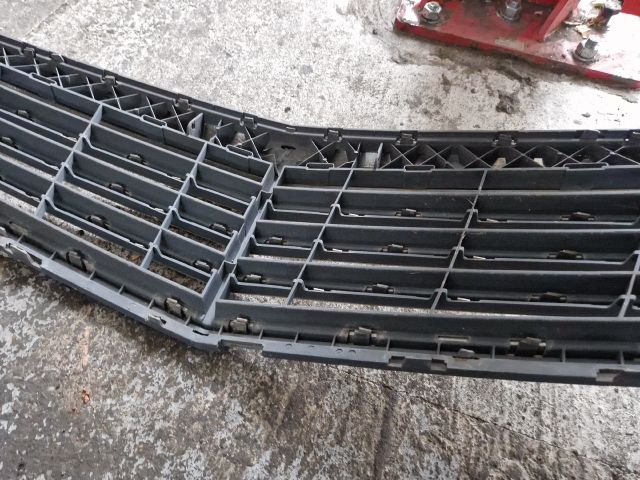 bontott MERCEDES-BENZ C-CLASS Hűtőrács