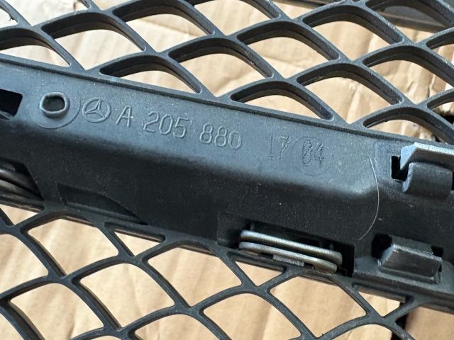 bontott MERCEDES-BENZ C-CLASS Hűtőrács