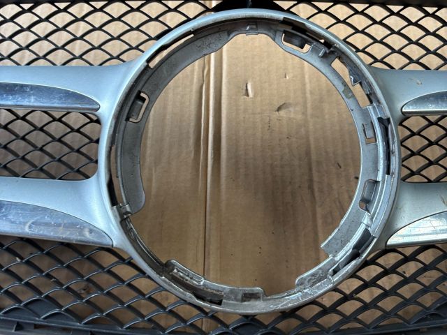 bontott MERCEDES-BENZ C-CLASS Hűtőrács