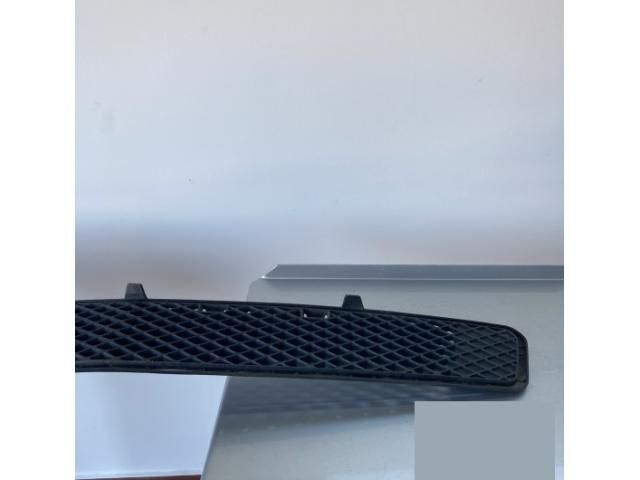 bontott MERCEDES-BENZ C-CLASS Hűtőrács