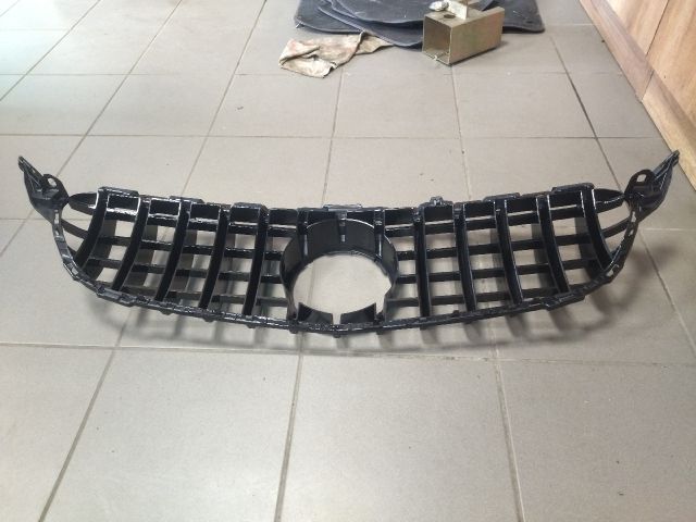 bontott MERCEDES-BENZ C-CLASS Hűtőrács