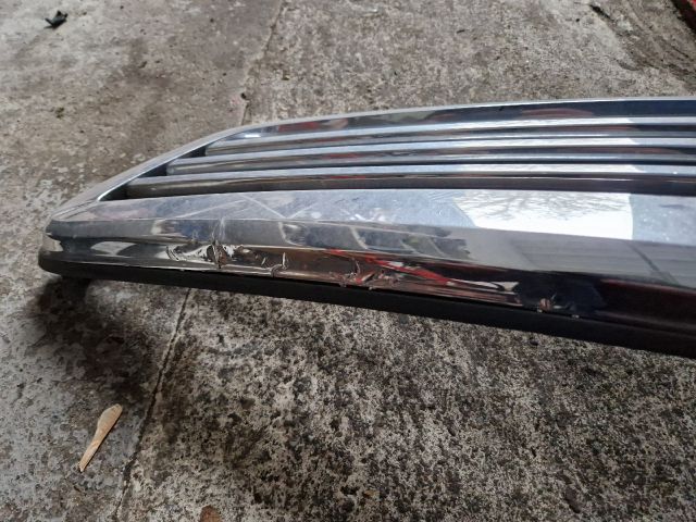 bontott MERCEDES-BENZ C-CLASS Hűtőrács