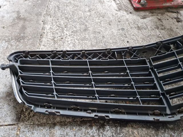 bontott MERCEDES-BENZ C-CLASS Hűtőrács