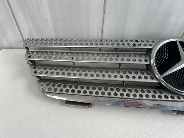 bontott MERCEDES-BENZ C-CLASS Hűtőrács