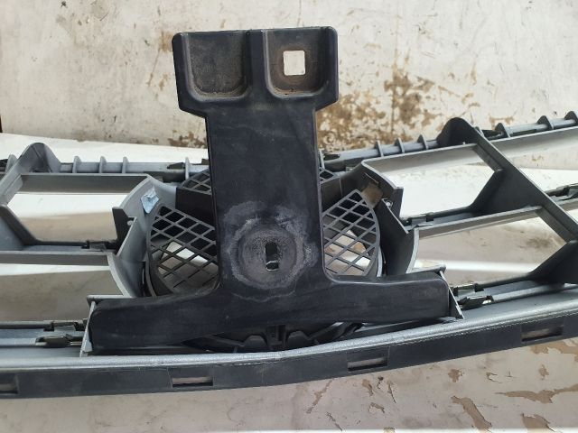 bontott MERCEDES-BENZ C-CLASS Hűtőrács