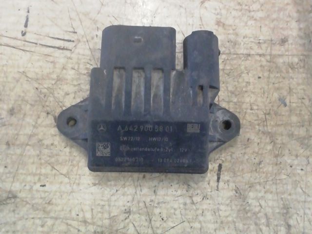 bontott MERCEDES-BENZ C-CLASS Izzító Relé