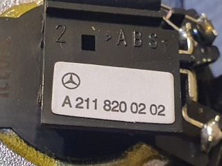 bontott MERCEDES-BENZ C-CLASS Jobb A Oszlop Hangszóró Burkolat