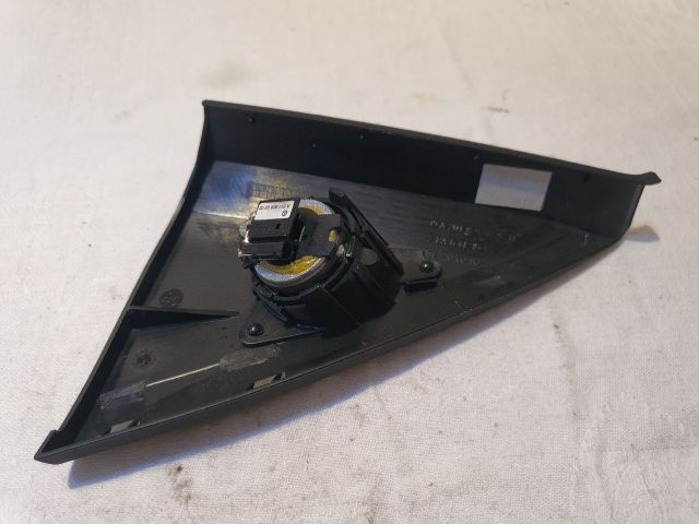 bontott MERCEDES-BENZ C-CLASS Jobb A Oszlop Hangszóró Burkolat