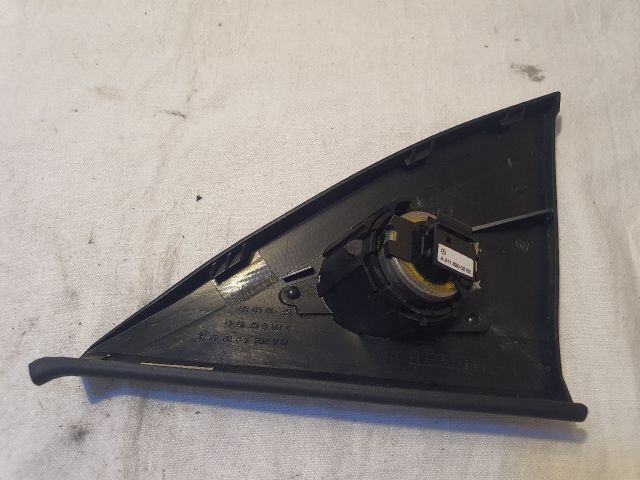 bontott MERCEDES-BENZ C-CLASS Jobb A Oszlop Hangszóró Burkolat