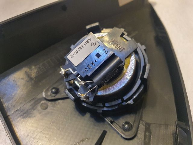 bontott MERCEDES-BENZ C-CLASS Jobb A Oszlop Hangszóró Burkolat