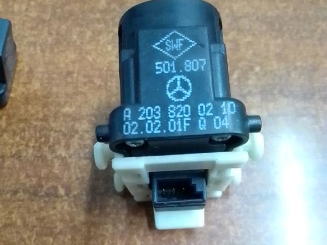 bontott MERCEDES-BENZ C-CLASS Jobb első Ablakemelő Kapcsoló